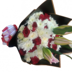 a lovely handheld bouquet. It has a combination of pink and white roses that brings out feminine beauty.